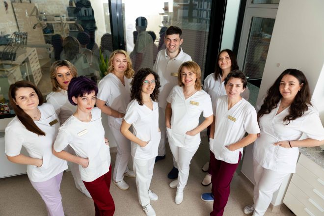 Zâmbet imaculat pentru întreaga familie la Dental Concept – Juniors & Family Suceava